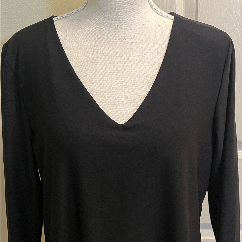 SPANX Tummy Control V-Neck Top - Picture 2 of 10